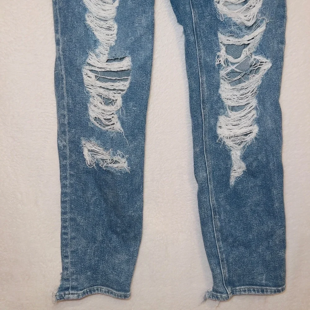 American Eagle AE Medium Wash Denim High Rise Stretch Distressed Mom Jean 6